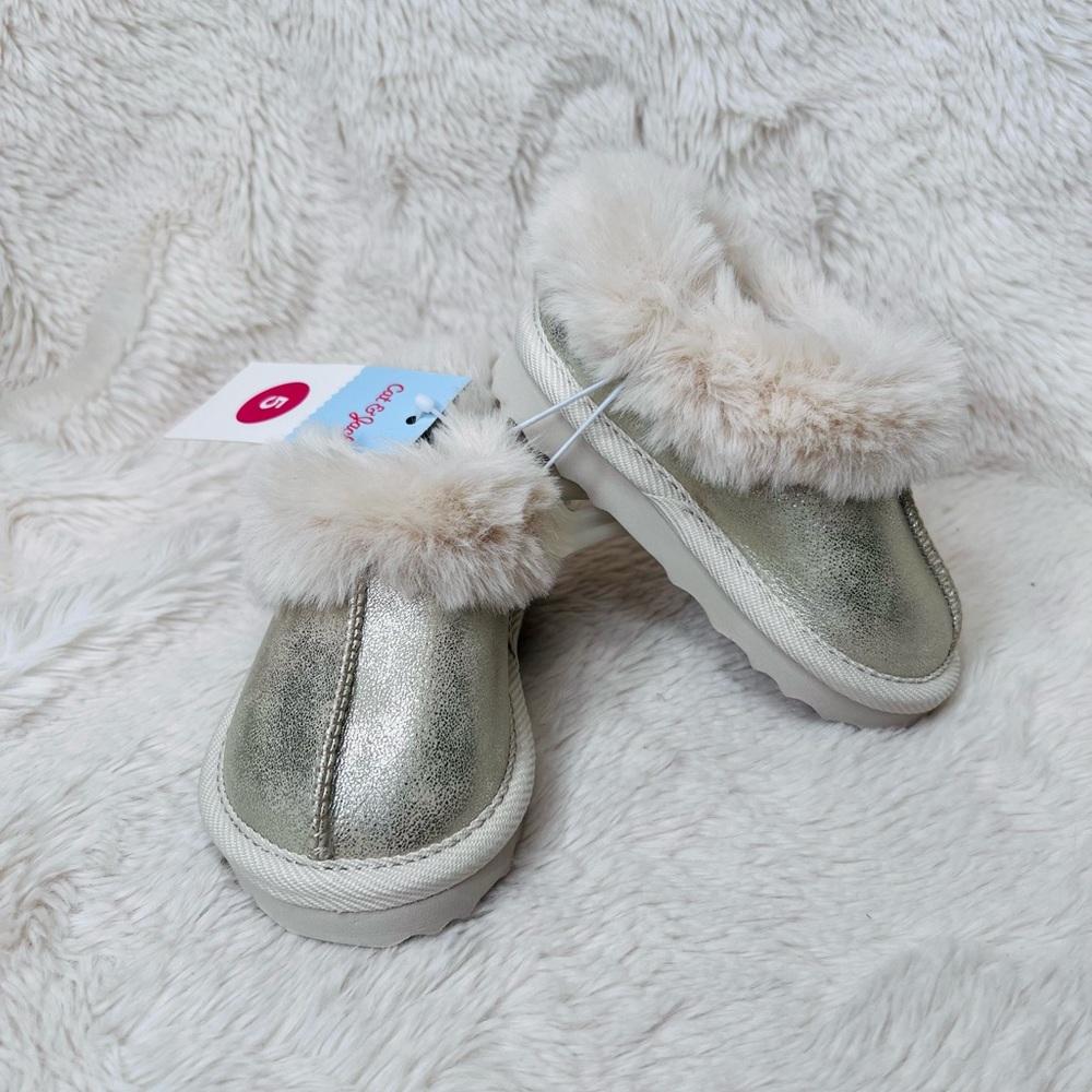 Toddler Size 5 Callie Cozy Booties New with Tags
